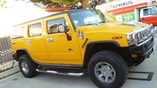 Hummer H2 photo from www.thecrashdoctor.com