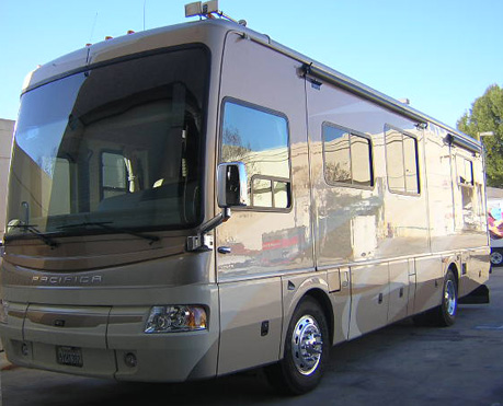 Best affordable Motorhome and RV body work and paint in san fernando valley www.thecrashdoctor.com