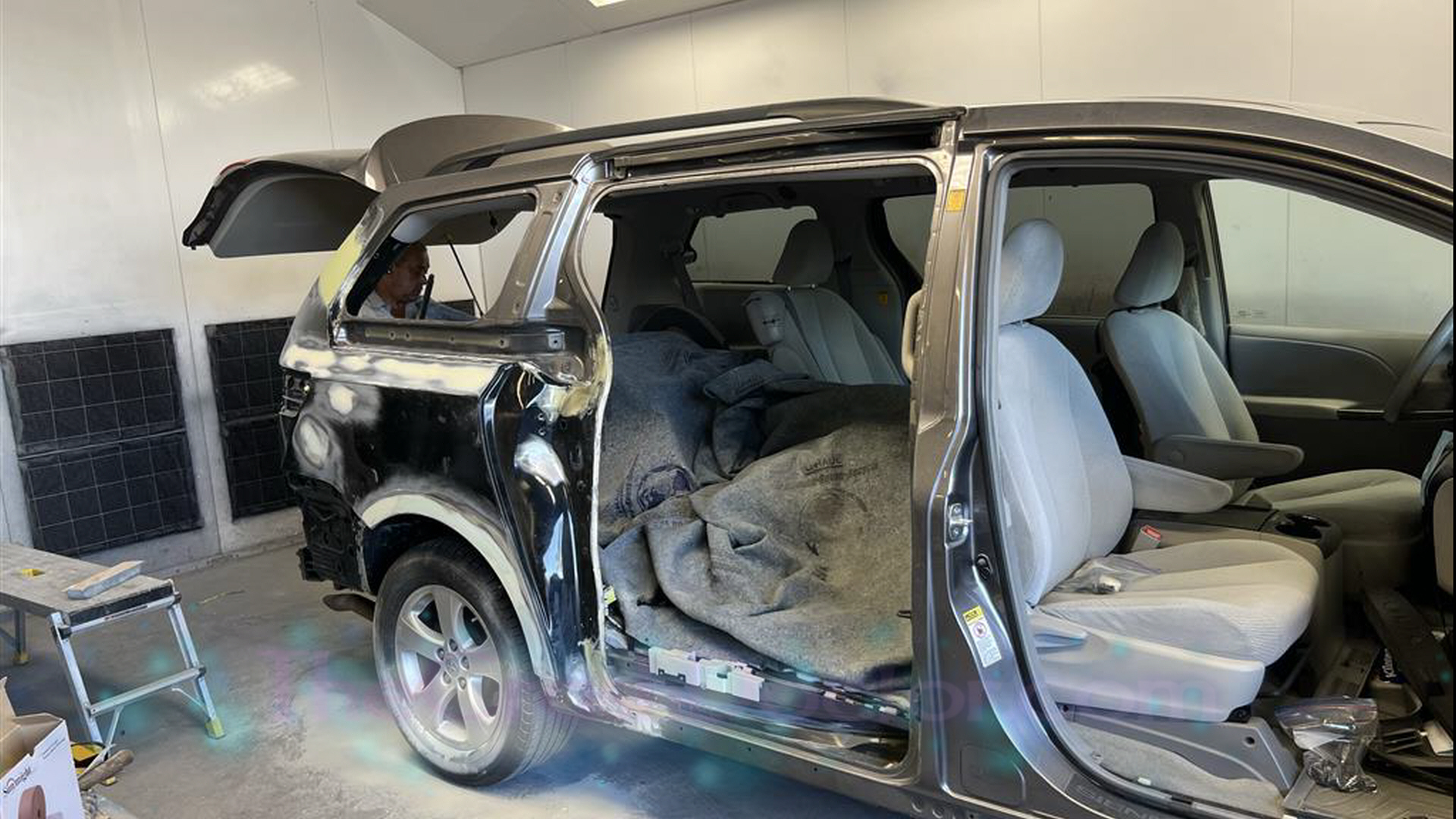 2011 toyota van autobody paint job